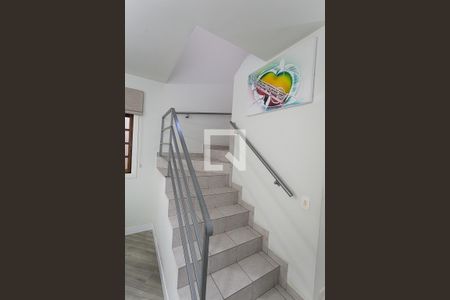Escada de casa à venda com 3 quartos, 130m² em Jardim Monte Kemel, São Paulo
