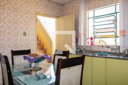 Casa à venda com 130m², 2 quartos e 2 vagasCozinha