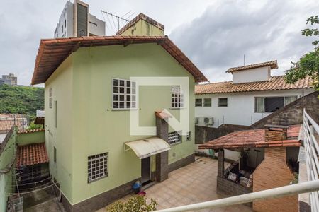 Casa à venda com 296m², 4 quartos e 4 vagasQuintal