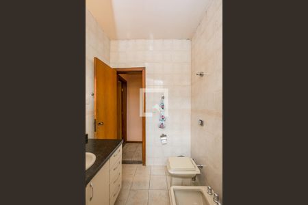 Casa à venda com 296m², 4 quartos e 4 vagasBanheiro Social