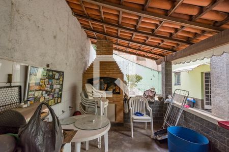 Casa à venda com 296m², 4 quartos e 4 vagasChurrasqueira