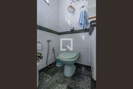 Casa à venda com 296m², 4 quartos e 4 vagasBanheiro da Suíte