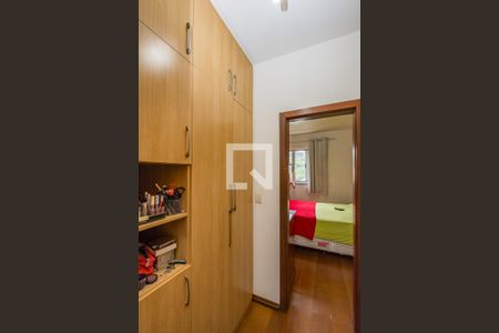 Casa à venda com 296m², 4 quartos e 4 vagasCloset