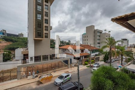 Casa à venda com 296m², 4 quartos e 4 vagasSuíte