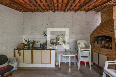 Casa à venda com 296m², 4 quartos e 4 vagasChurrasqueira