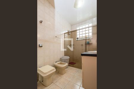 Casa à venda com 296m², 4 quartos e 4 vagasBanheiro Social