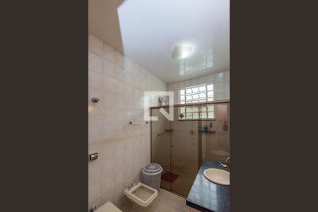 Casa à venda com 296m², 4 quartos e 4 vagasBanheiro Social