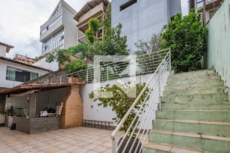 Casa à venda com 296m², 4 quartos e 4 vagasQuintal