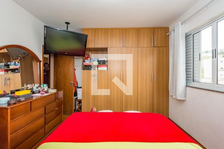 Casa à venda com 296m², 4 quartos e 4 vagasSuíte