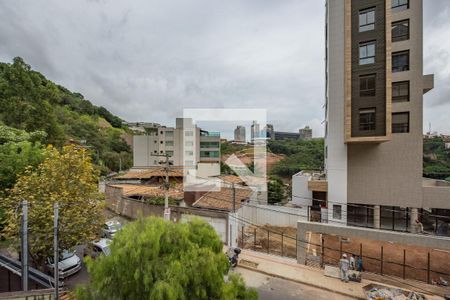 Casa à venda com 296m², 4 quartos e 4 vagasSuíte