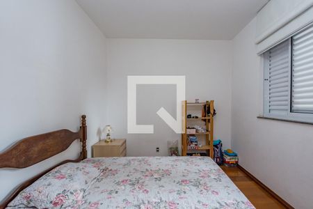 Casa à venda com 296m², 4 quartos e 4 vagasQuarto 2