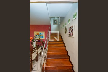 Casa à venda com 296m², 4 quartos e 4 vagasLavabo