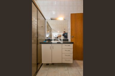 Casa à venda com 296m², 4 quartos e 4 vagasBanheiro Social