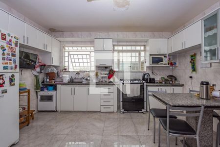 Casa à venda com 296m², 4 quartos e 4 vagasCozinha