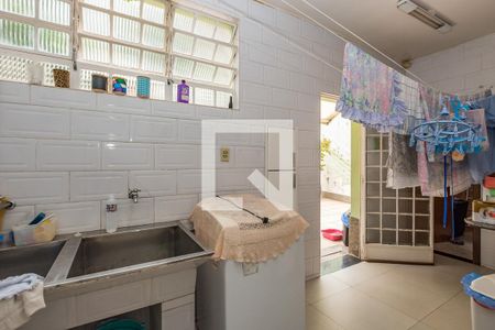 Casa à venda com 296m², 4 quartos e 4 vagasÁrea de Serviço