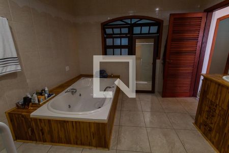 Casa para alugar com 640m², 4 quartos e 3 vagasBanheiro da Suíte 2