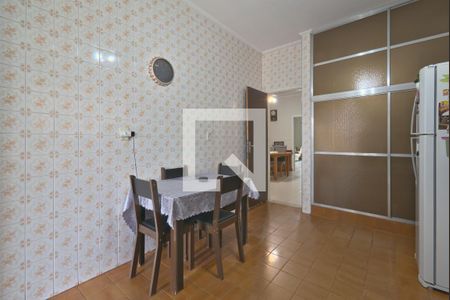 Casa à venda com 220m², 4 quartos e 2 vagas Casa à venda com 220m², 4 quartos e 2 vagasCozinha