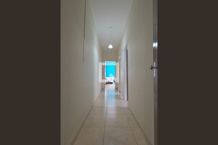 Casa à venda com 220m², 4 quartos e 2 vagas Casa à venda com 220m², 4 quartos e 2 vagasCorredor