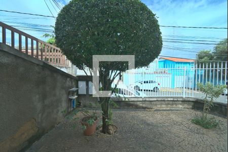 Casa à venda com 220m², 4 quartos e 2 vagas Casa à venda com 220m², 4 quartos e 2 vagasVista do Quarto 1