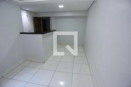 Sala de apartamento para alugar com 1 quarto, 32m² em Qs 6, Brasília