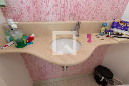 Apartamento à venda com 80m², 3 quartos e sem vaga Apartamento à venda com 80m², 3 quartos e sem vagaBanheiro de Serviço