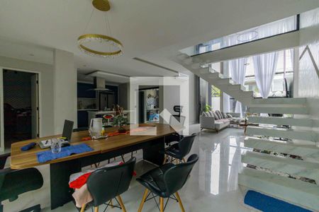 Sala de casa de condomínio à venda com 4 quartos, 364m² em Vargem Pequena, Rio de Janeiro