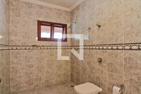 Casa à venda com 500m², 4 quartos e 4 vagasBanheiro da Suíte 2