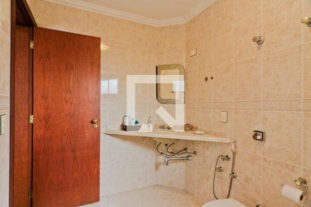 Casa à venda com 500m², 4 quartos e 4 vagasBanheiro da Suíte 4