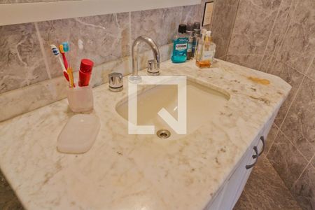 Casa à venda com 500m², 4 quartos e 4 vagasBanheiro da Suíte 2