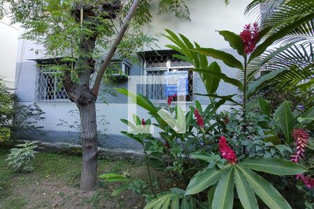 Apartamento à venda com 68m², 2 quartos e sem vaga Apartamento à venda com 68m², 2 quartos e sem vagaFachada do bloco