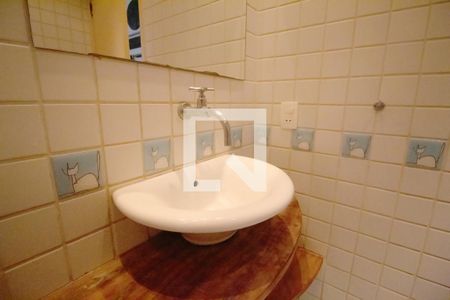 Apartamento à venda com 92m², 2 quartos e 1 vaga Apartamento à venda com 92m², 2 quartos e 1 vagaBanheiro