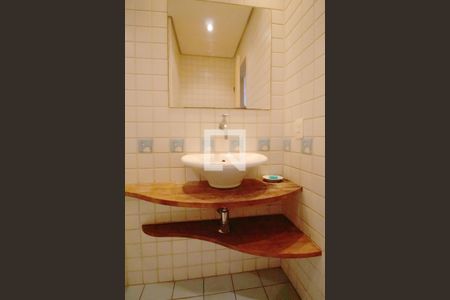 Apartamento à venda com 92m², 2 quartos e 1 vaga Apartamento à venda com 92m², 2 quartos e 1 vagaBanheiro