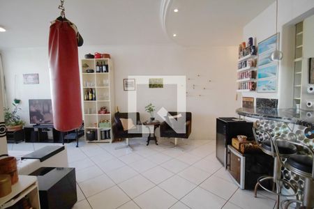 Apartamento à venda com 92m², 2 quartos e 1 vaga Apartamento à venda com 92m², 2 quartos e 1 vagaSala