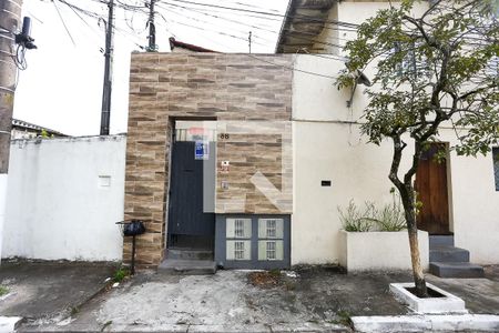 Casa para alugar com 40m², 1 quarto e sem vaga Casa para alugar com 40m², 1 quarto e sem vagaFachada