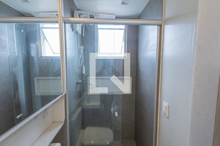 Apartamento à venda com 66m², 2 quartos e 2 vagasBanheiro da suite