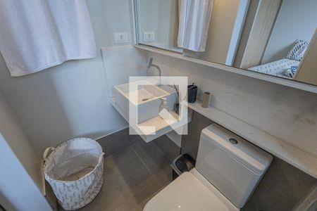 Apartamento à venda com 66m², 2 quartos e 2 vagasBanheiro da suite