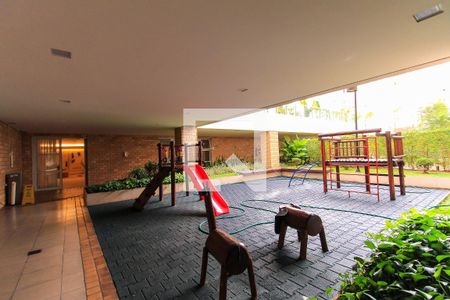 Apartamento para alugar com 82m², 2 quartos e 2 vagas Apartamento para alugar com 82m², 2 quartos e 2 vagasÁrea comum - Playground