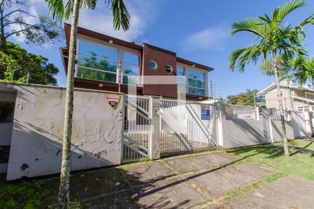 Casa para alugar com 120m², 3 quartos e 2 vagas Casa para alugar com 120m², 3 quartos e 2 vagasFachada