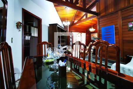 Sala de casa de condomínio à venda com 3 quartos, 180m² em Jardim Caxambu, Jundiaí