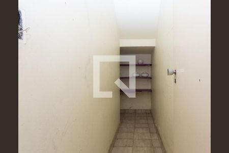 Casa à venda com 344m², 3 quartos e 4 vagasDespensa