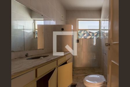 Casa à venda com 344m², 3 quartos e 4 vagasBanheiro