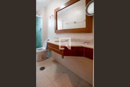 Apartamento à venda com 243m², 4 quartos e 4 vagas Apartamento à venda com 243m², 4 quartos e 4 vagasBanheiro Social