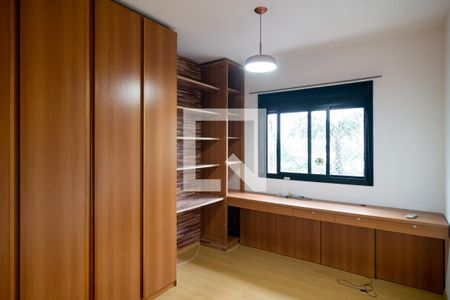 Apartamento à venda com 243m², 4 quartos e 4 vagas Apartamento à venda com 243m², 4 quartos e 4 vagasQuarto 2