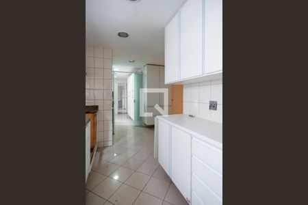 Apartamento à venda com 243m², 4 quartos e 4 vagas Apartamento à venda com 243m², 4 quartos e 4 vagasCozinha