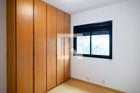 Apartamento à venda com 243m², 4 quartos e 4 vagas Apartamento à venda com 243m², 4 quartos e 4 vagasQuarto 3 - Suíte