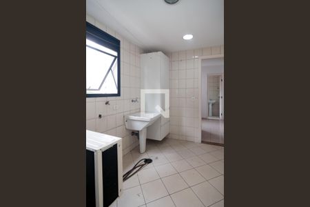 Apartamento à venda com 243m², 4 quartos e 4 vagas Apartamento à venda com 243m², 4 quartos e 4 vagasÁrea de Serviço