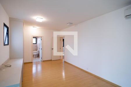 Apartamento à venda com 243m², 4 quartos e 4 vagas Apartamento à venda com 243m², 4 quartos e 4 vagasQuarto 4 - Suíte Master