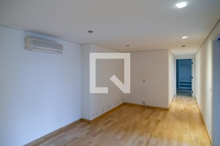 Apartamento à venda com 243m², 4 quartos e 4 vagas Apartamento à venda com 243m², 4 quartos e 4 vagasSala Íntima