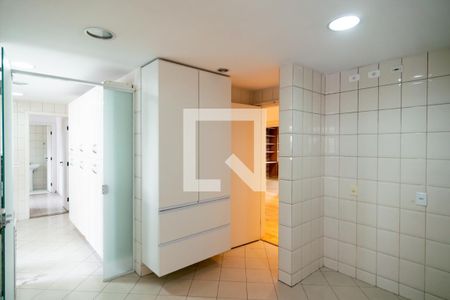 Apartamento à venda com 243m², 4 quartos e 4 vagas Apartamento à venda com 243m², 4 quartos e 4 vagasCozinha