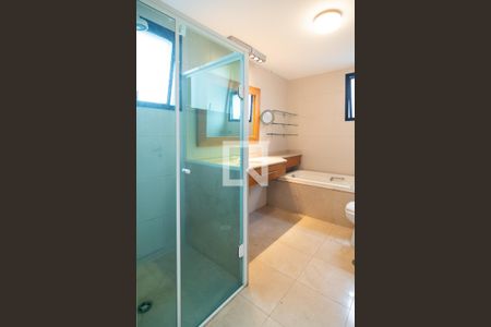 Apartamento à venda com 243m², 4 quartos e 4 vagas Apartamento à venda com 243m², 4 quartos e 4 vagasBanheiro Quarto 4 - Suíte Master